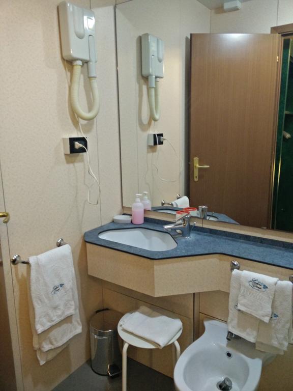 Hotel Suisse Genoa Phòng bức ảnh